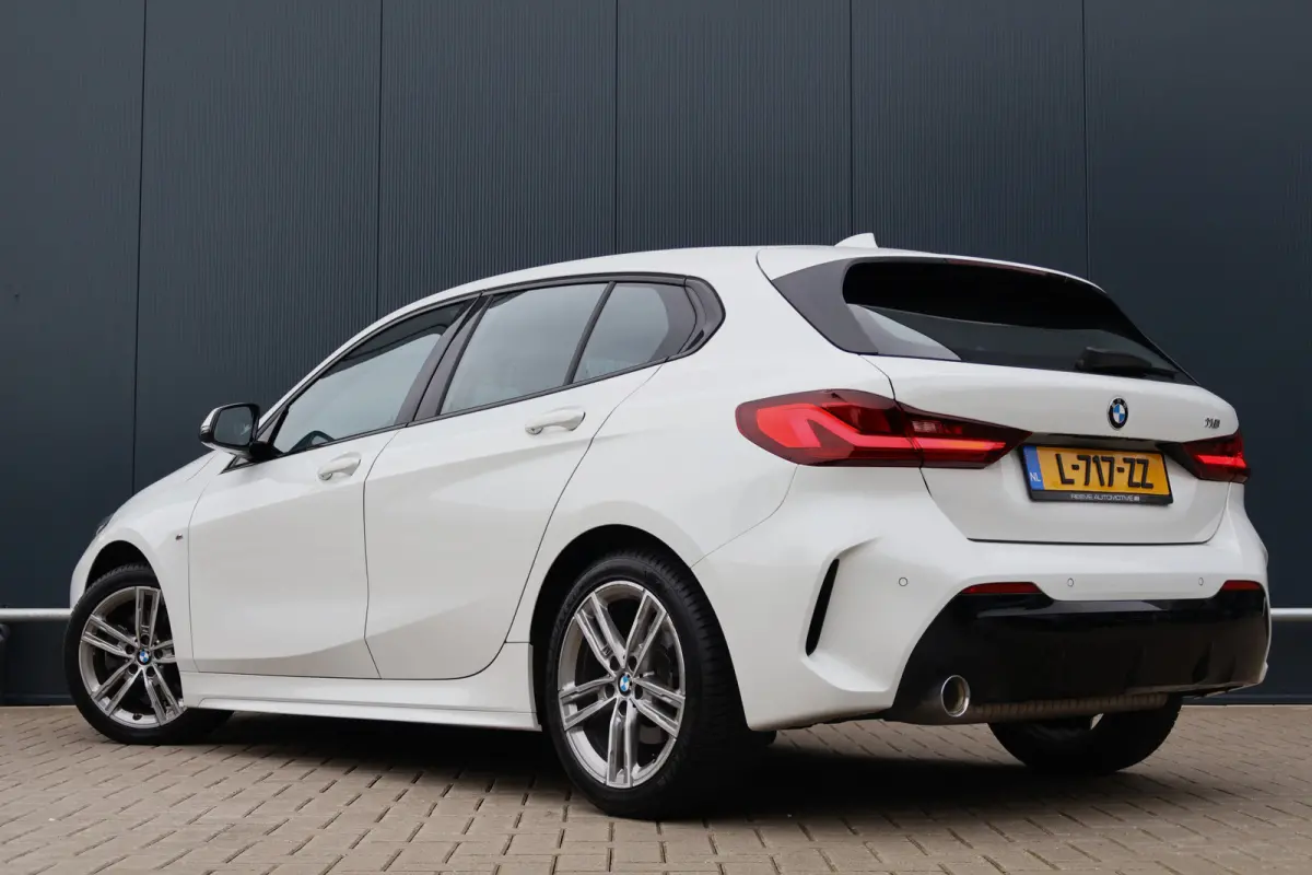 118i M-Sport Business Edition | Automaat | Live Cockpit | Sfeerverlichting