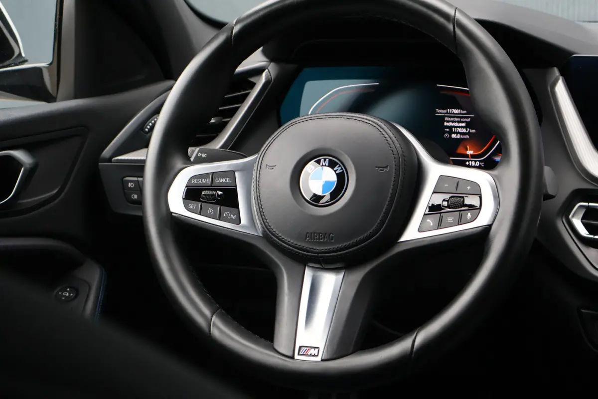 118i M-Sport Business Edition | Automaat | Live Cockpit | Sfeerverlichting