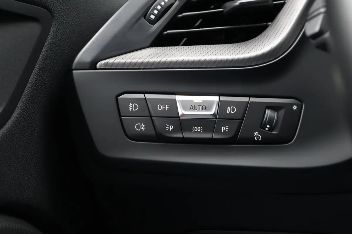 118i M-Sport Business Edition | Automaat | Live Cockpit | Sfeerverlichting