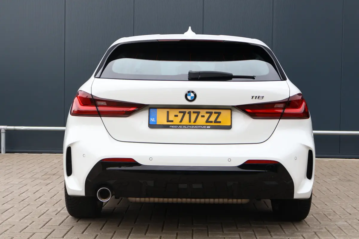 118i M-Sport Business Edition | Automaat | Live Cockpit | Sfeerverlichting
