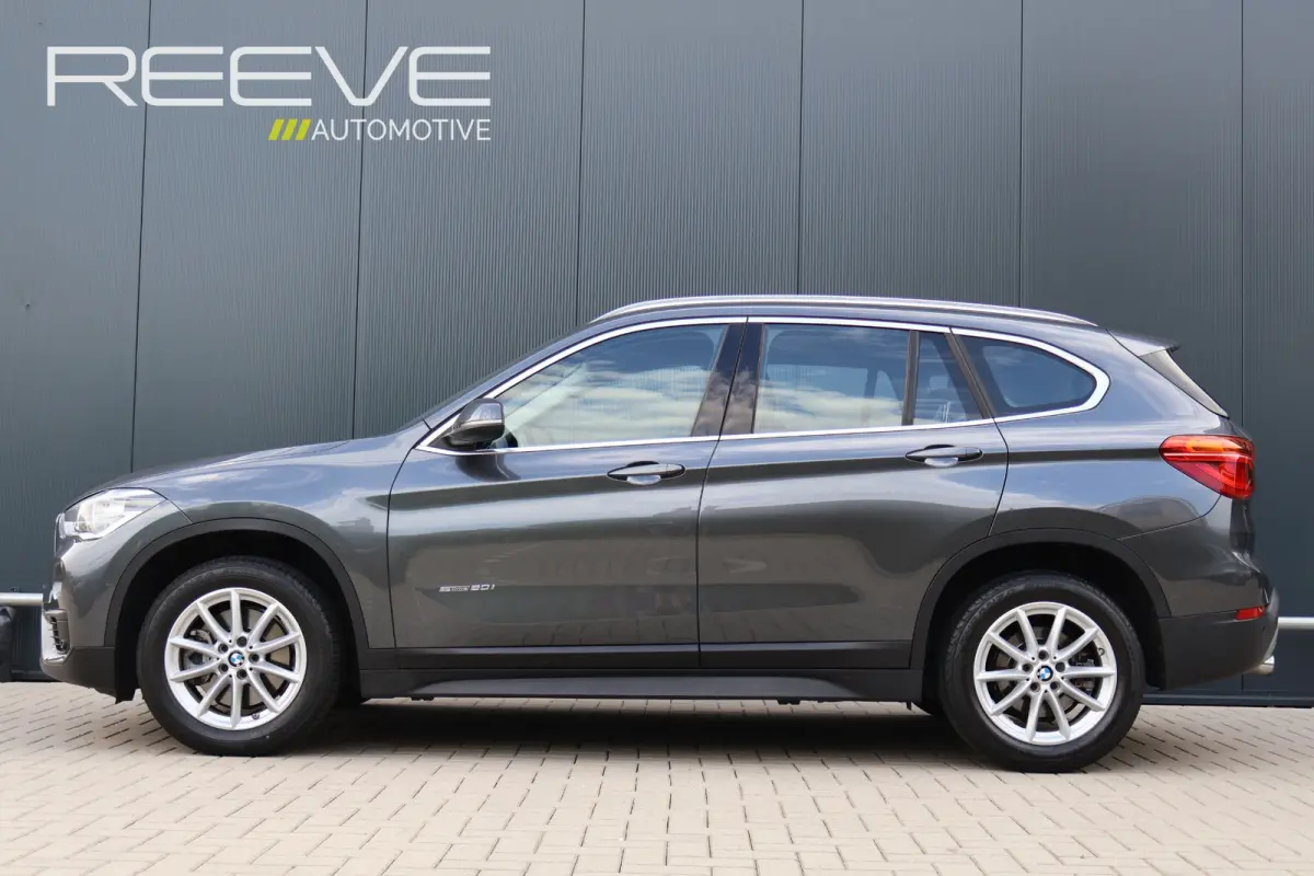 sDrive20i Centennial Executive 192pk Automaat | NL auto! | Trekhaak | Camera | Sportstoelen | Elektr. Achterklep