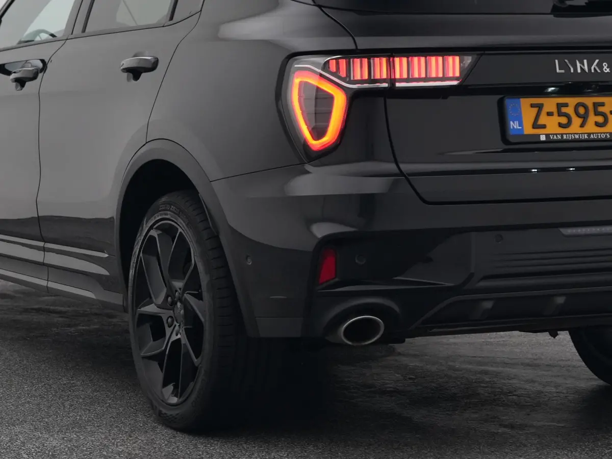 1.5 Plug-in Hybrid | 360° | BLACK | STUURVERW. | ZWARTE HEMEL | NLD AUTO