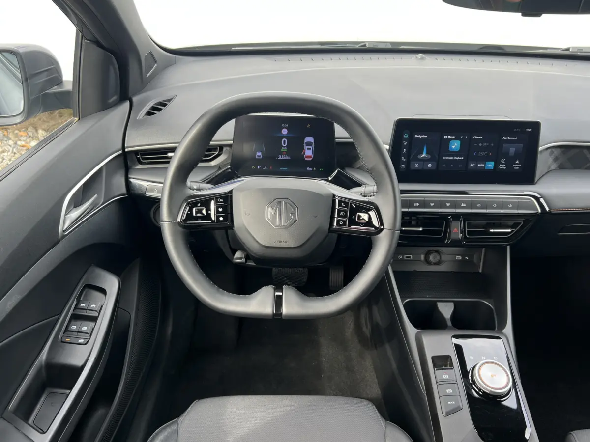 1.5 Luxury | Carplay | DAB | LED | Dodehoek