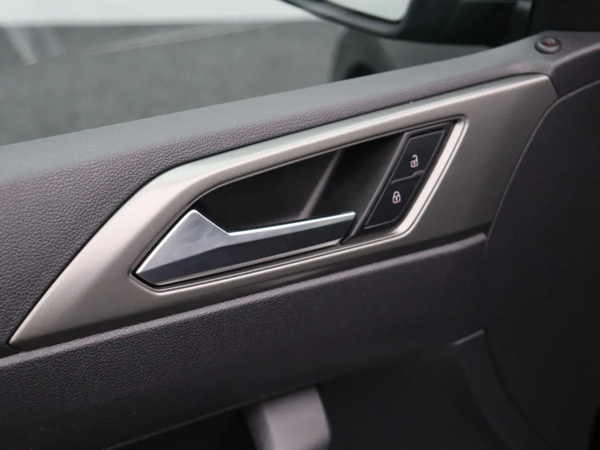 1.0 TSI 95pk Beats | Cruise control | Lichtsensor | Apple Carplay | Android Auto |