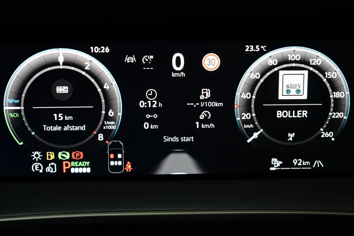 1.5 TSI eHybrid R-Line 272PK | Pano Dak | IQ Light l Camera |  Cruise cont adapt | App connect | Elektr achterklep | Stoelmassage  | Stoel/stuurverw | Keyless | 19"LMV