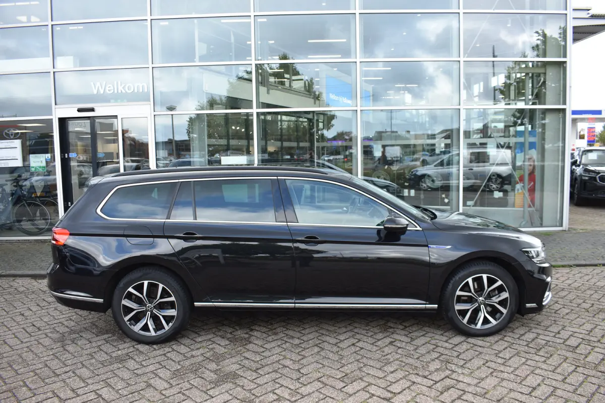 1.4 TSI 218PK DSG-6 GTE | ADAPT. CRUISE | CAMERA | STOELVERW. | ELEKTR. A. KLEP | DIGITAAL DISPLAY | 17 INCH