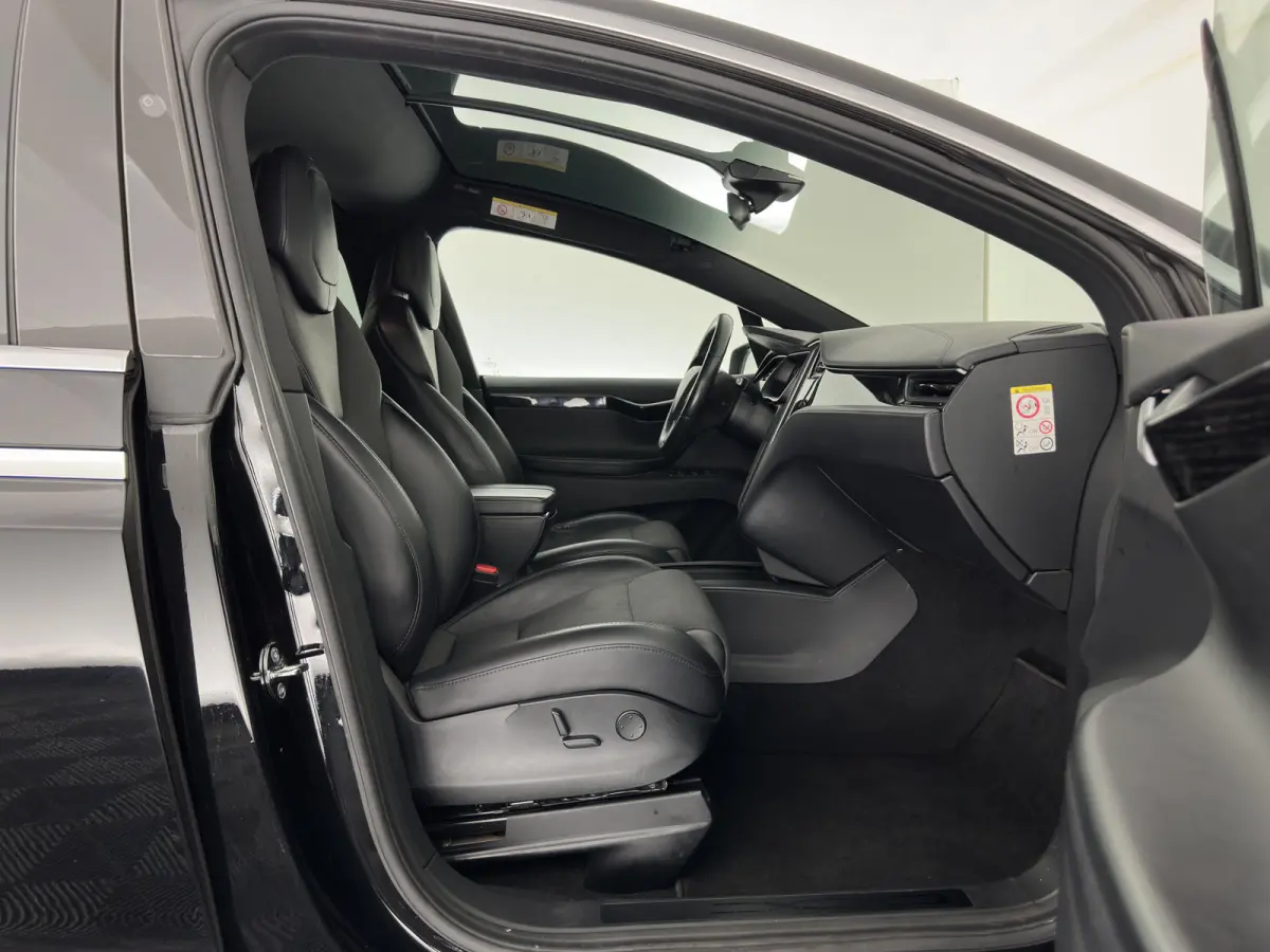 75D Base [ 7-Pers. ] [3-Fase-17kW] {SoH-84%} (INCL-BTW) Aut. *PANO-WINDOW | AUTOPILOT | LEATHER-FABRIC | NAVI-FULLMAP | FULL-LED | AIRSUSPENSION | DIGI-COCKPIT | CCS-FASTLOADER | KEYLESS | D