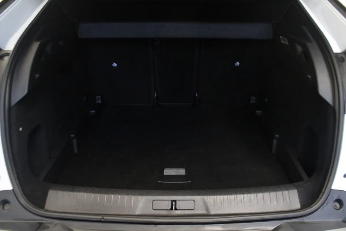 1.2 Hybrid 136 Allure