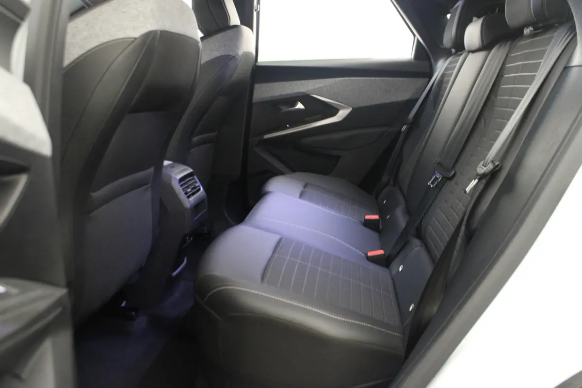 1.2 Hybrid 136 Allure