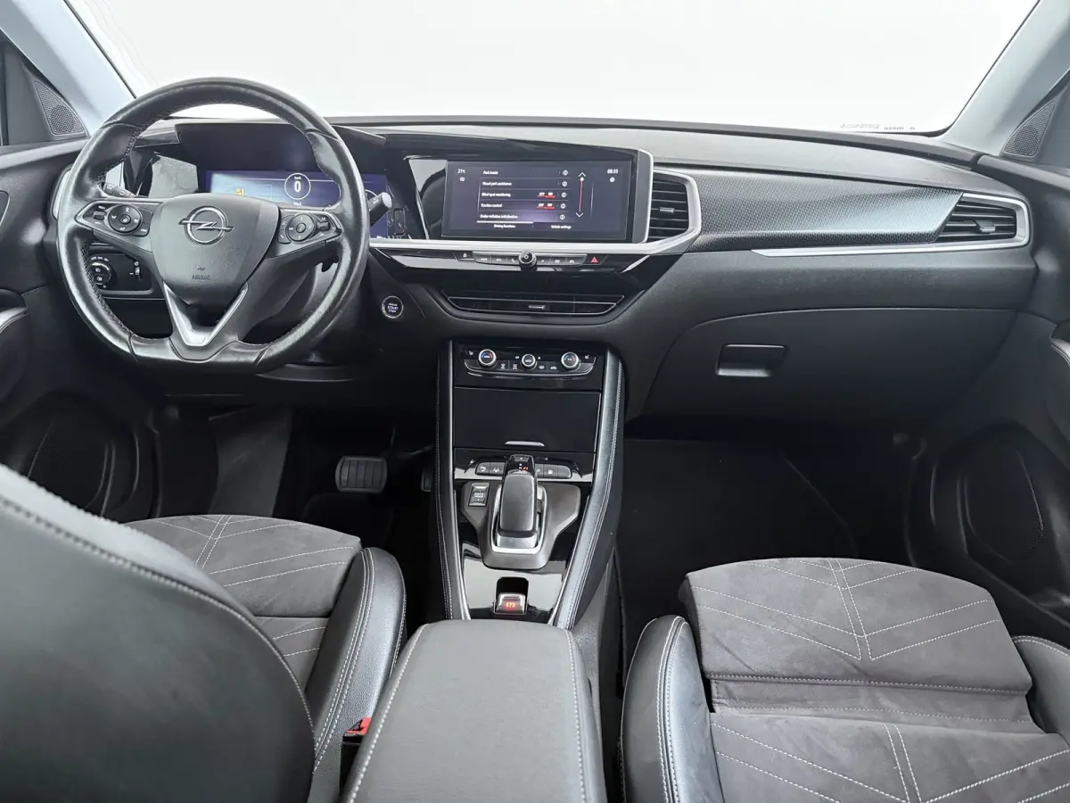 1.6 Turbo Plug-In Hybrid Ultimate | Apple Carplay/ Android Auto | | Alcantara bekleding | Bluetooth telefoonvoorbereiding | Bots waarschuwing systeem