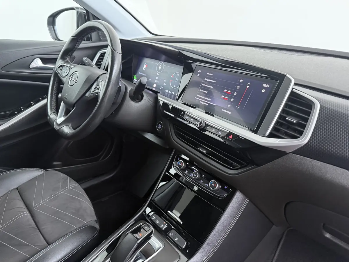 1.6 Turbo Plug-In Hybrid Ultimate | Apple Carplay/ Android Auto | | Alcantara bekleding | Bluetooth telefoonvoorbereiding | Bots waarschuwing systeem