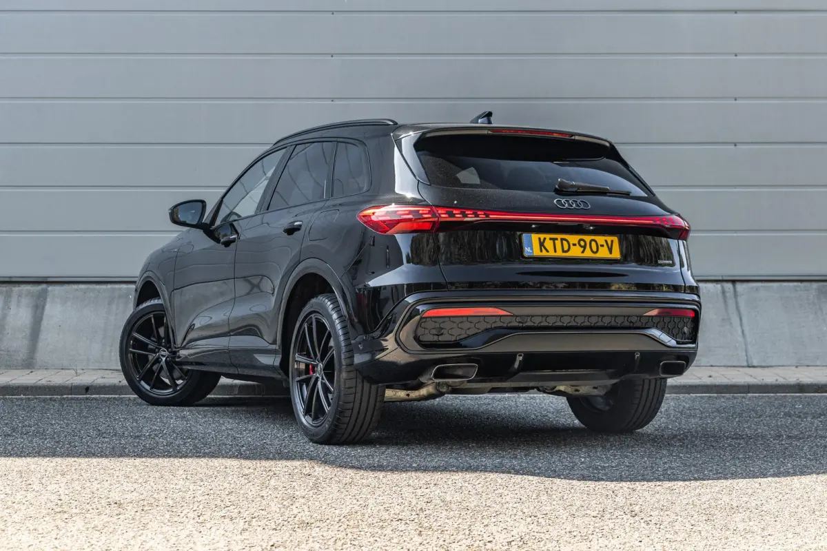2.0 e-hybrid 367pk Quattro S Edition Competition | Trekhaak | Keyless | Elek. Stoelen | Matrix LED | Bijrijdersscherm | Topview