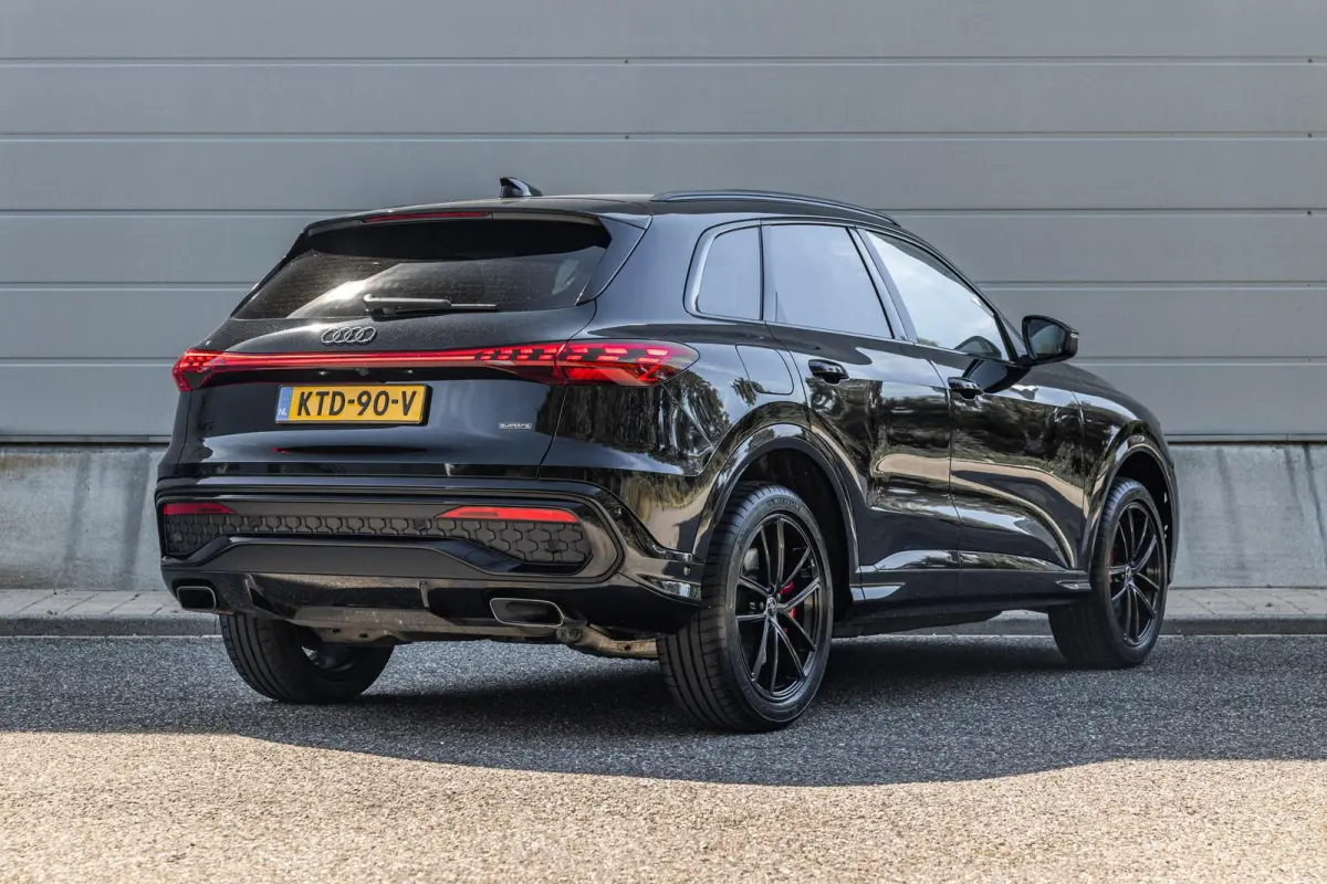 2.0 e-hybrid 367pk Quattro S Edition Competition | Trekhaak | Keyless | Elek. Stoelen | Matrix LED | Bijrijdersscherm | Topview