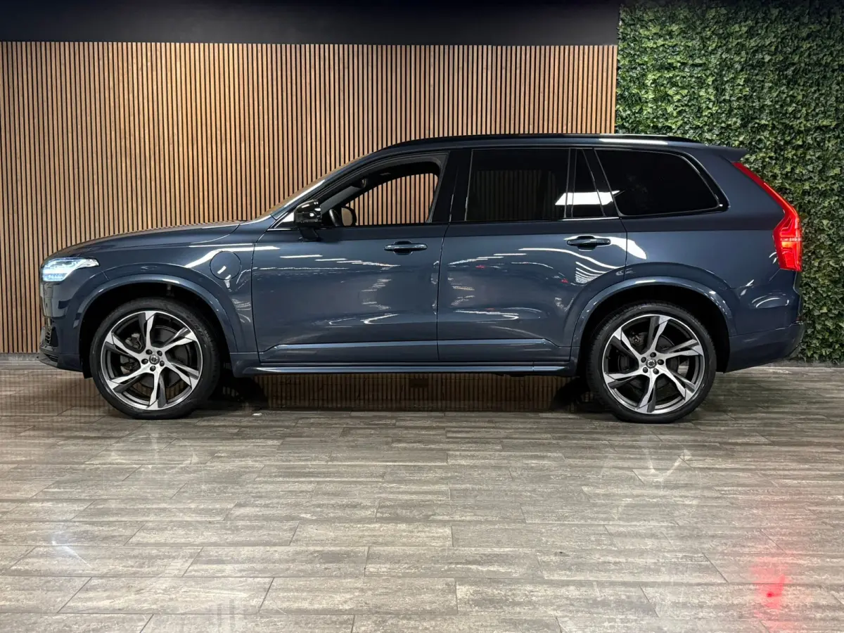 T8 AWD Recharge R-Design Long Range | Luchtvering | Trekhaak | 360 Camera | Head-Up Display | Harman Kardon | 455pk | Adaptieve Cruise Control | Stoel en Stuurwielverwarming | Schuifdak | 22