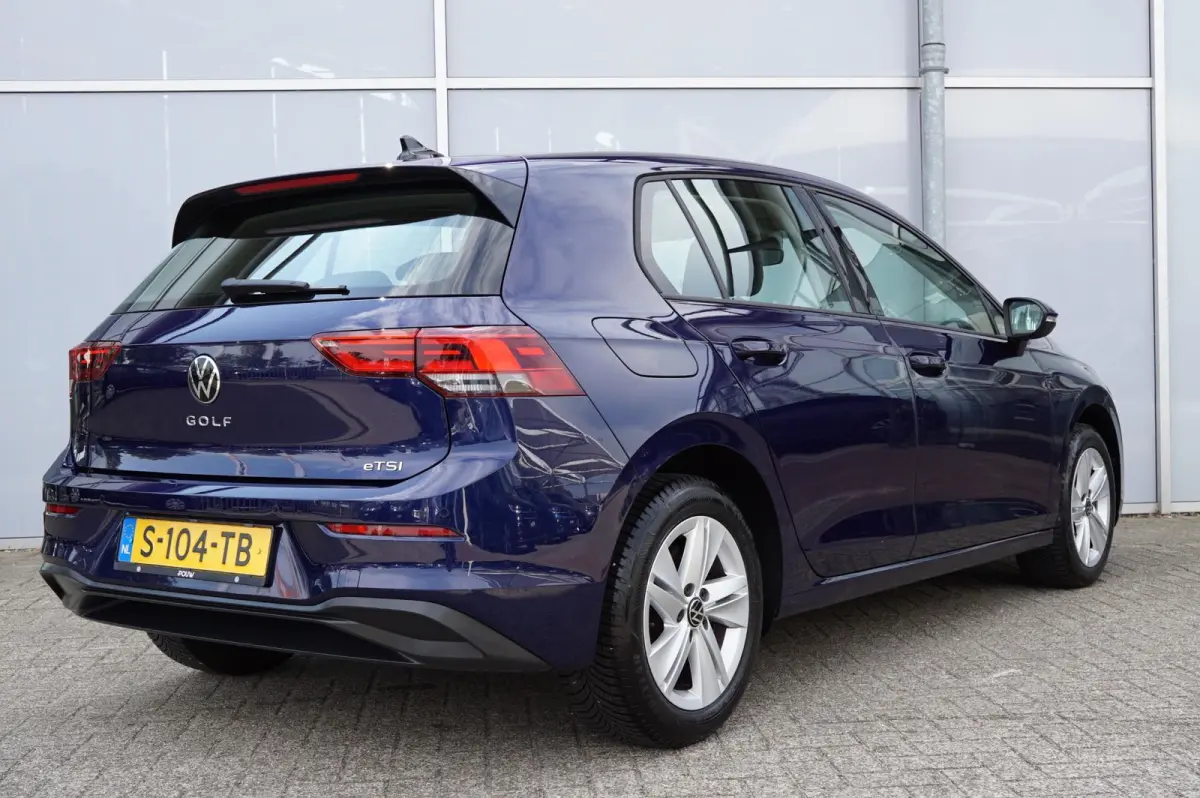 1.0 eTSI 110pk DSG Life | Navigatie | Apple Carplay & Android Auto | Sfeerverlichting