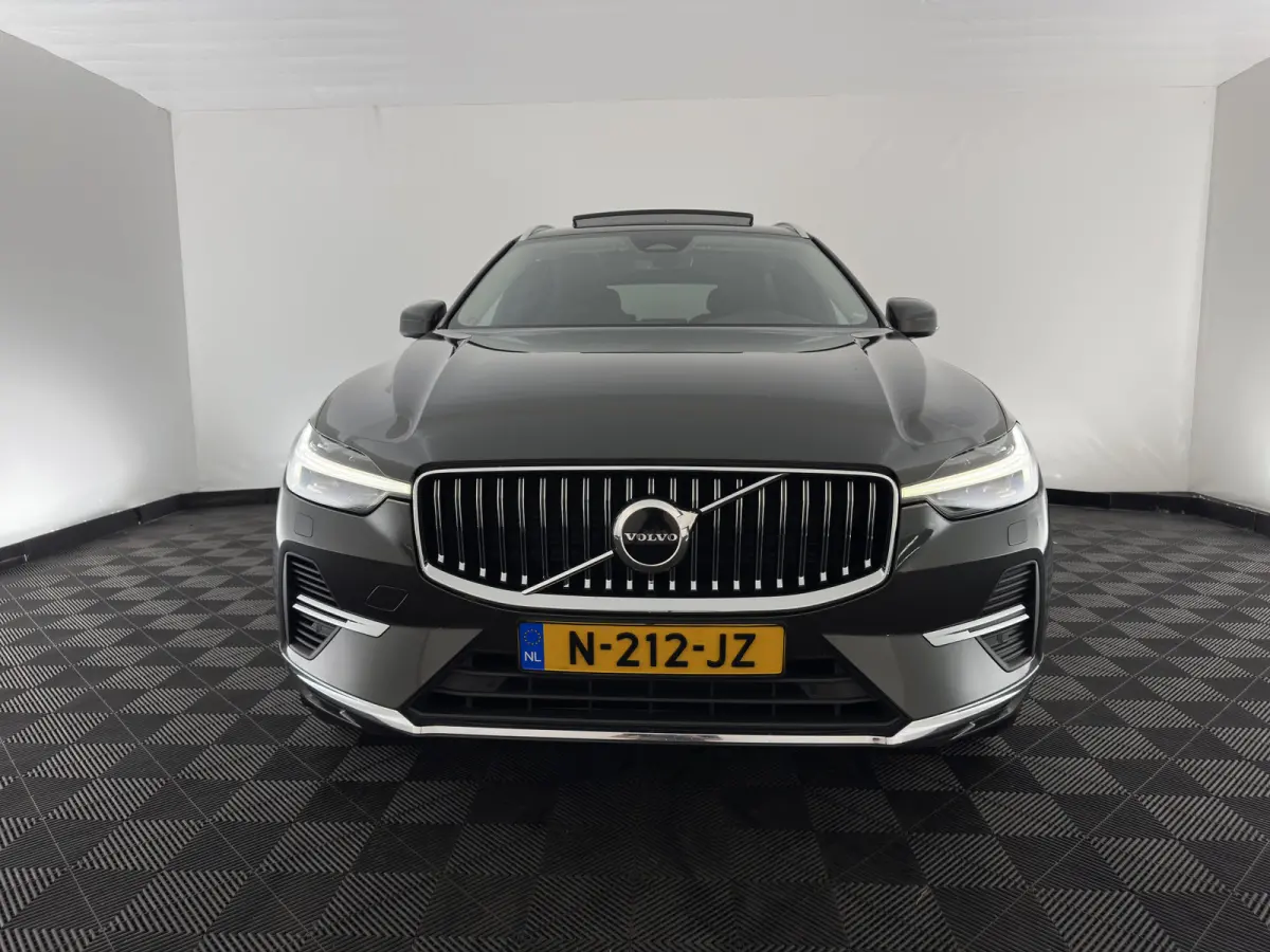 2.0 T8 AWD Inscription (Plug-In) *PANO | LEATHER | FULL-LED | MEMORY-PACK | HARMAN/KARDON-AUDIO | CAMERA | HEATED-CONTOURSEATS | DIGI-COCKPIT | NAVI-FULLMAP | PRIVACYGLASS | ECC | PDC | CRUI