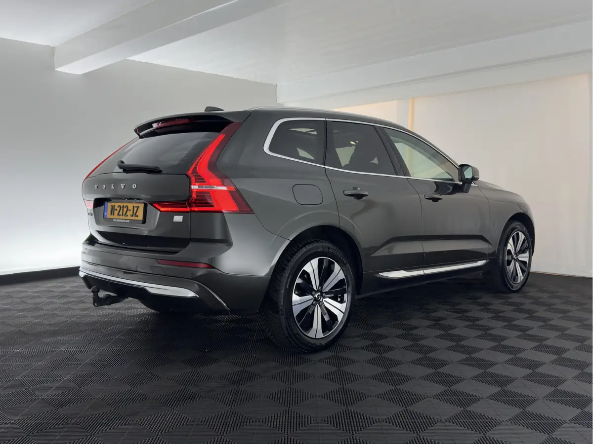 2.0 T8 AWD Inscription (Plug-In) *PANO | LEATHER | FULL-LED | MEMORY-PACK | HARMAN/KARDON-AUDIO | CAMERA | HEATED-CONTOURSEATS | DIGI-COCKPIT | NAVI-FULLMAP | PRIVACYGLASS | ECC | PDC | CRUI
