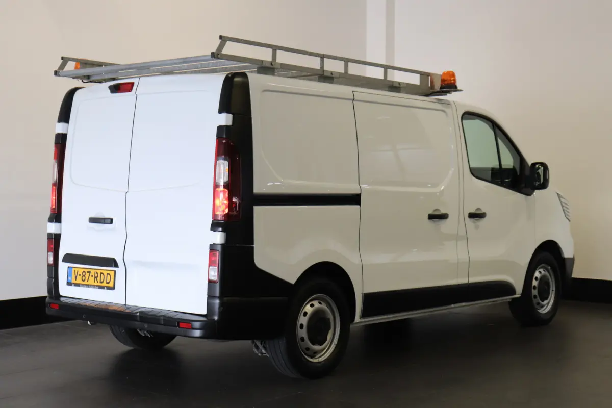 2.0 dCi 130PK EURO 6 - Airco - Navi - Cruise - € 16.900,- Excl.