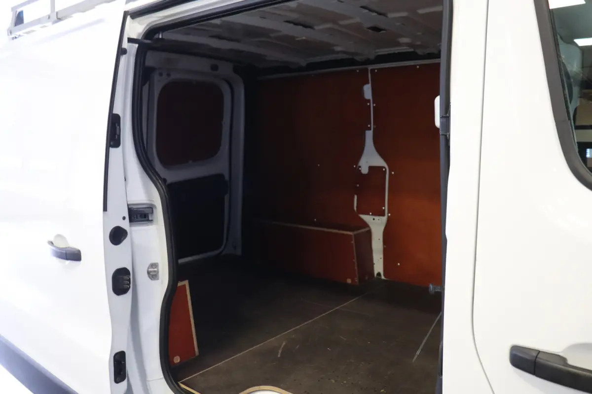 2.0 dCi 130PK EURO 6 - Airco - Navi - Cruise - € 16.900,- Excl.