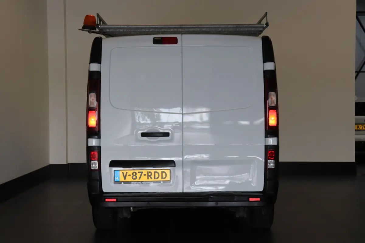 2.0 dCi 130PK EURO 6 - Airco - Navi - Cruise - € 16.900,- Excl.