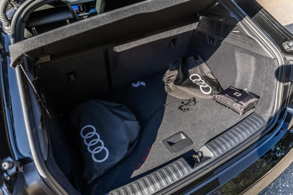 40 TFSI 204pk e S Edition | Assistentie Pakket | 18" Velgen