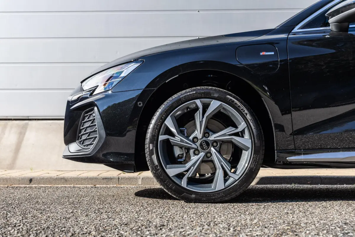 40 TFSI 204pk e S Edition | Assistentie Pakket | 18" Velgen