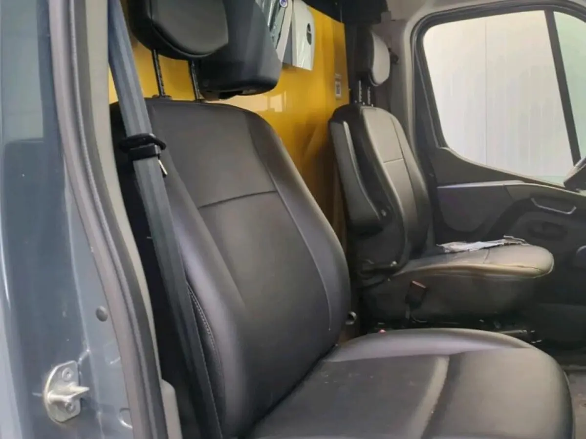 T35 2.3 dCi 150PK BAKWAGEN LOWLINER