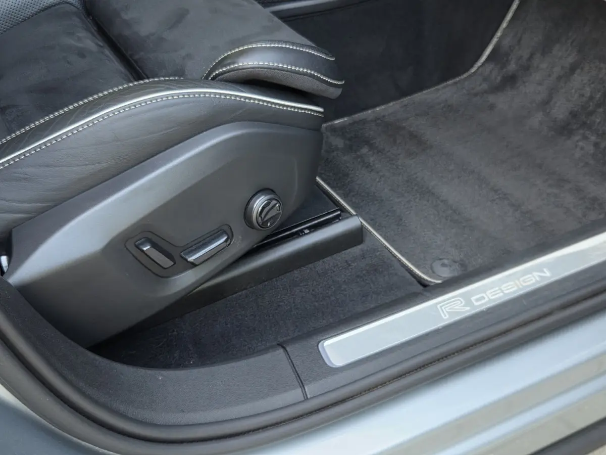 2.0 T5 AWD R-Design | Bowers&Wilkins | Trekhaak | 360 Camera | Pano | Head-up