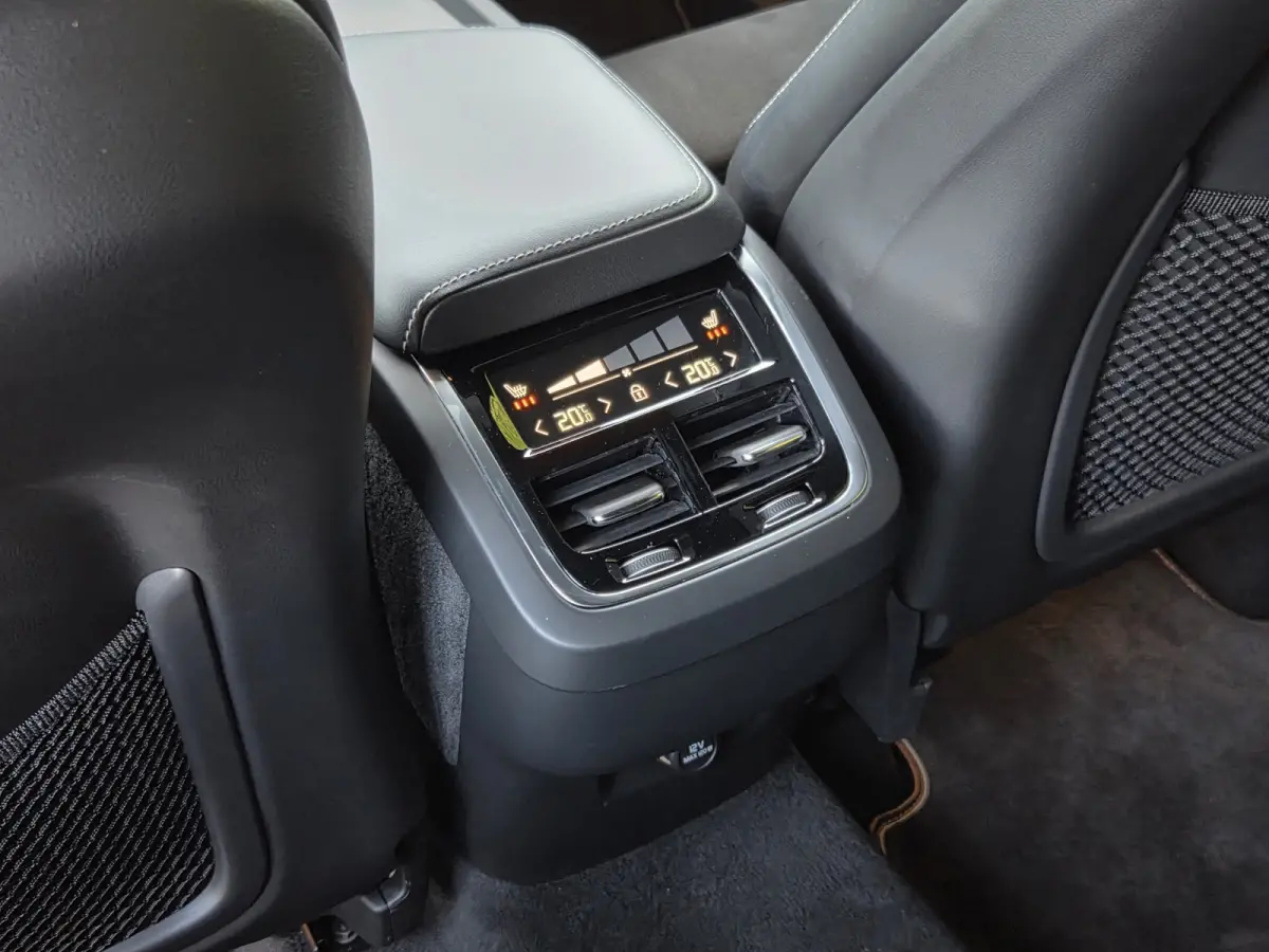 2.0 T5 AWD R-Design | Bowers&Wilkins | Trekhaak | 360 Camera | Pano | Head-up