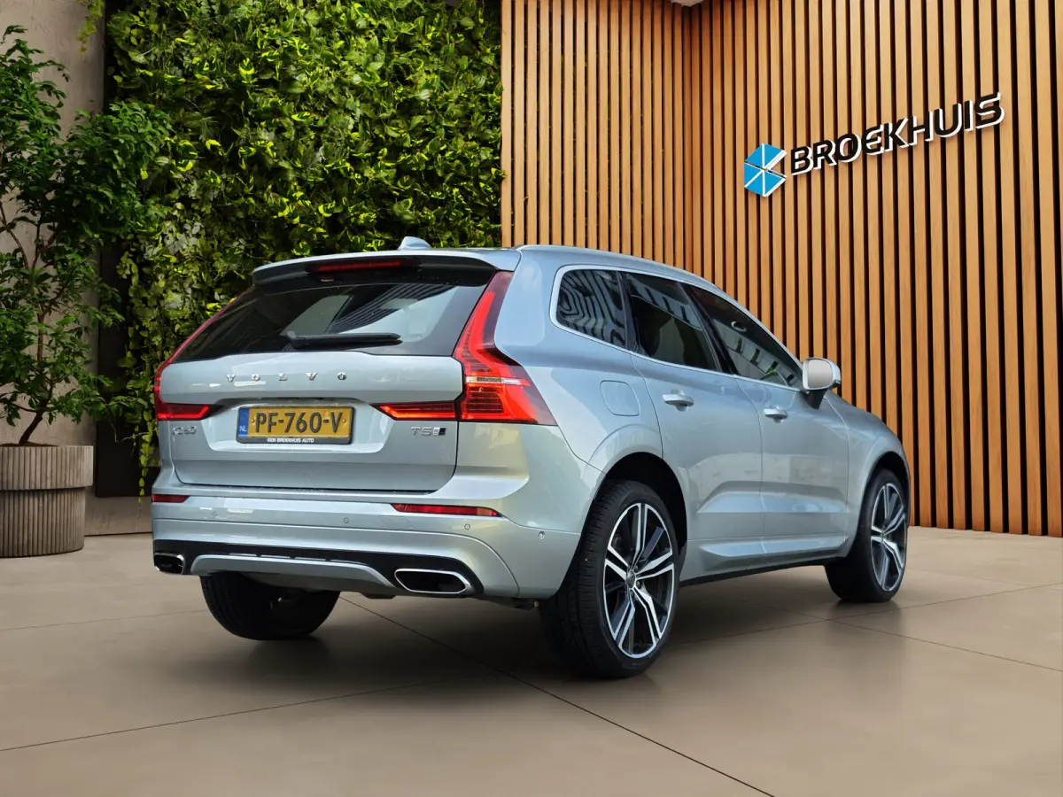 2.0 T5 AWD R-Design | Bowers&Wilkins | Trekhaak | 360 Camera | Pano | Head-up