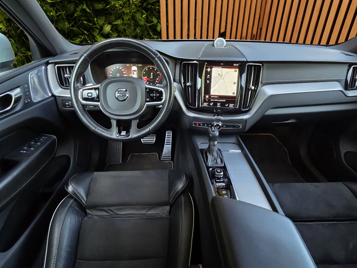 2.0 T5 AWD R-Design | Bowers&Wilkins | Trekhaak | 360 Camera | Pano | Head-up