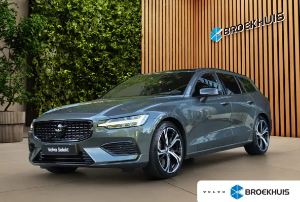 2.0 T6 Plug-in hybrid AWD Essential | R-Design | 19" Velgen | Trekhaak | Camera | Stuur/stoelverwarming | CarPlay
