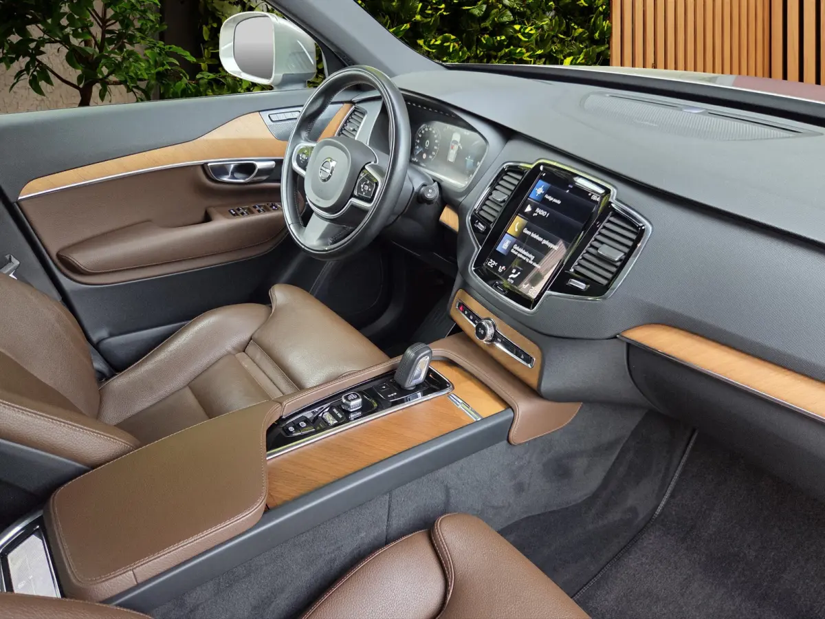 2.0 T8 Recharge AWD Inscription | Luchtvering | Trekhaak | 360 Cam | Pano | Harman/Kardon