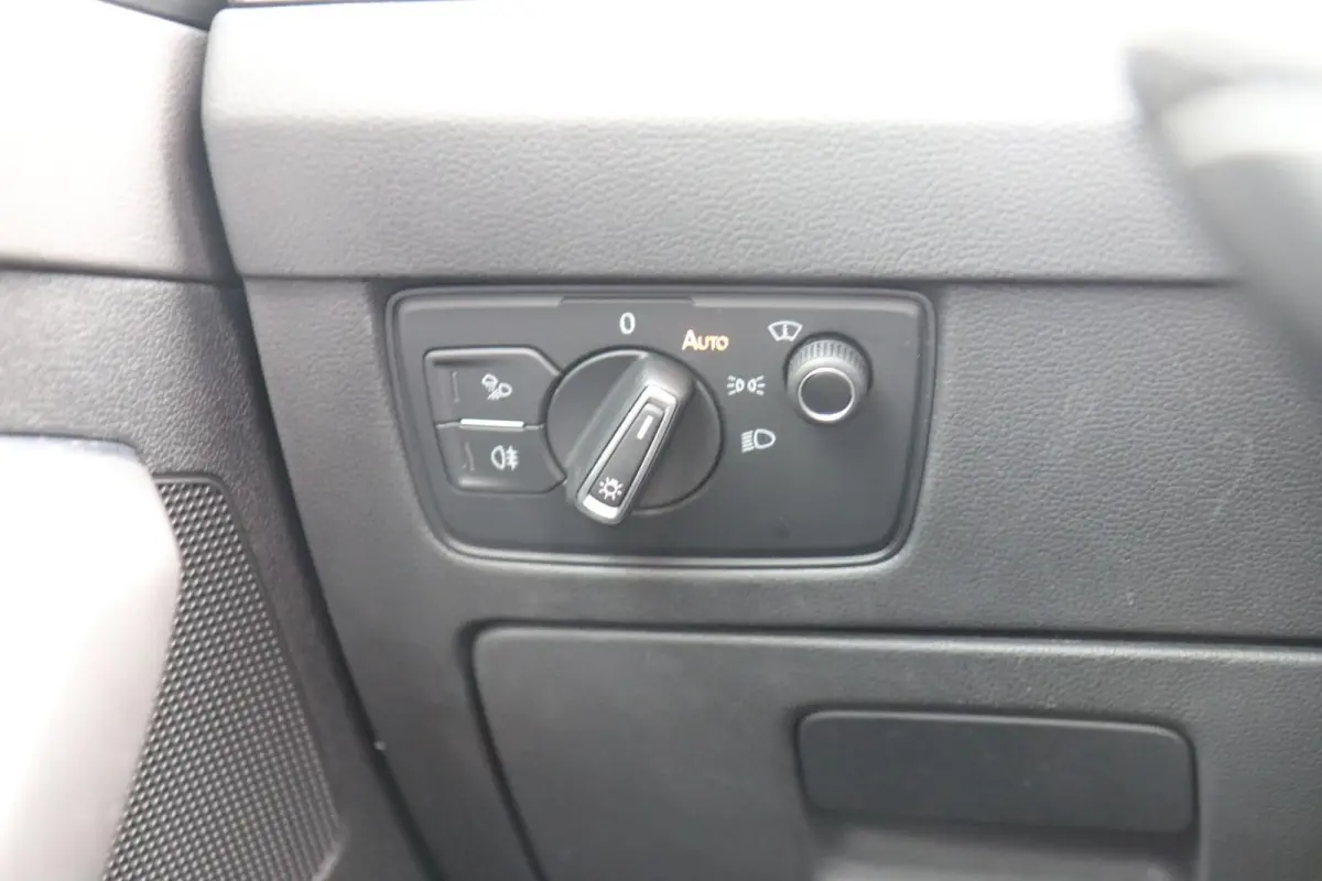 1.4 TSI eHybrid 218pk R-Line Business+ | SoH 92% | Trekhaak | Panoramadak | Achteruitrijcamera | Stoelverwarming | Navigatie | Lederenbekleding