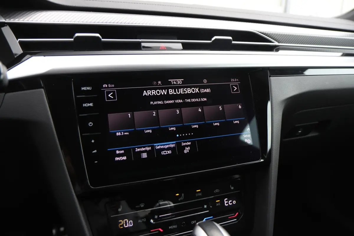 1.4 TSI eHybrid 218pk R-Line Business+ | SoH 92% | Trekhaak | Panoramadak | Achteruitrijcamera | Stoelverwarming | Navigatie | Lederenbekleding