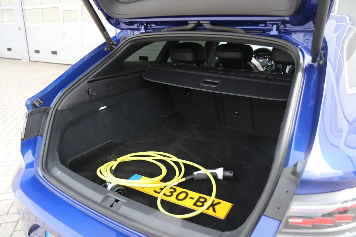 1.4 TSI eHybrid 218pk R-Line Business+ | SoH 92% | Trekhaak | Panoramadak | Achteruitrijcamera | Stoelverwarming | Navigatie | Lederenbekleding