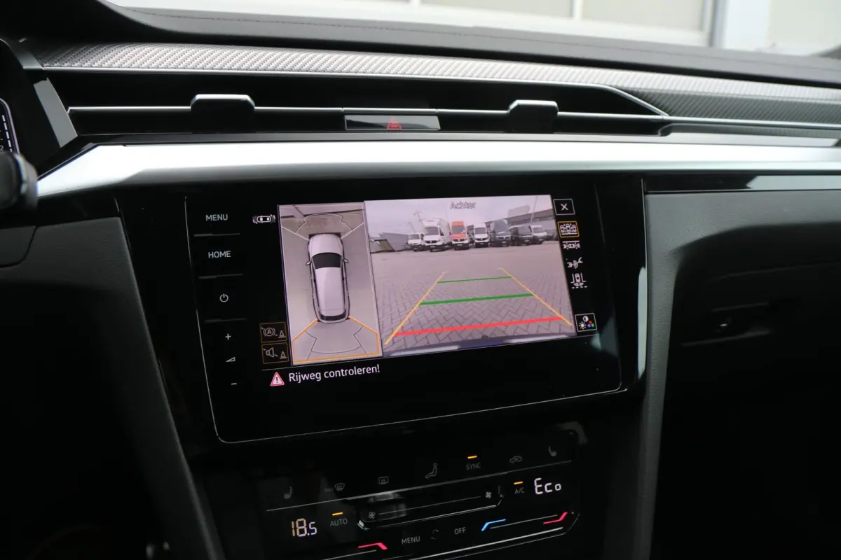 1.4 TSI eHybrid 218pk R-Line Business+ | SoH 92% | Trekhaak | Panoramadak | Achteruitrijcamera | Stoelverwarming | Navigatie | Lederenbekleding