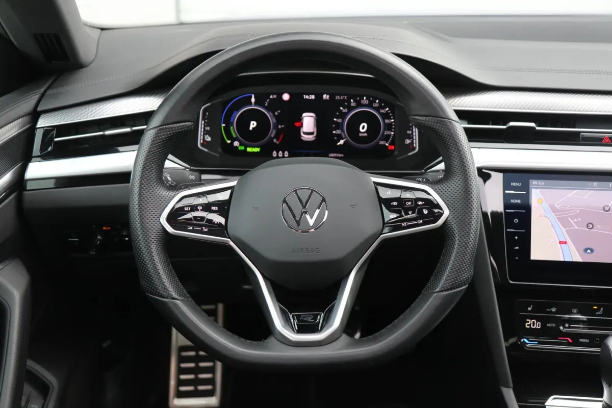 1.4 TSI eHybrid 218pk R-Line Business+ | SoH 92% | Trekhaak | Panoramadak | Achteruitrijcamera | Stoelverwarming | Navigatie | Lederenbekleding