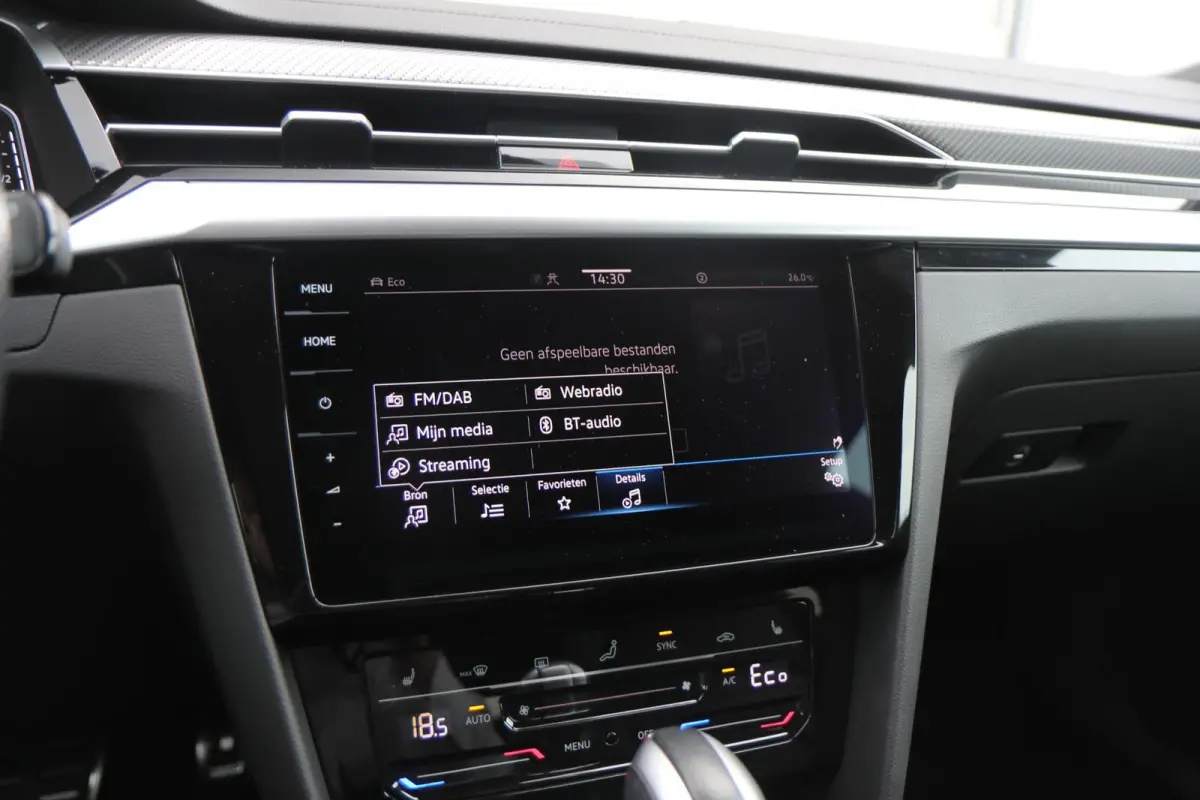 1.4 TSI eHybrid 218pk R-Line Business+ | SoH 92% | Trekhaak | Panoramadak | Achteruitrijcamera | Stoelverwarming | Navigatie | Lederenbekleding