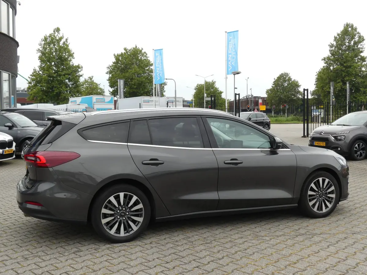 1.0 EcoBoost Hybrid Titanium