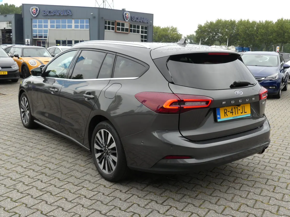 1.0 EcoBoost Hybrid Titanium