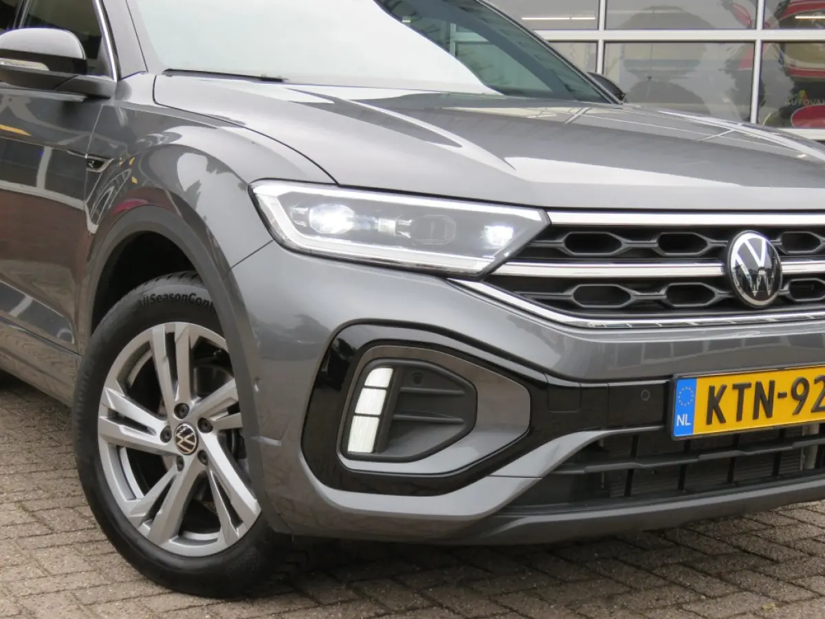 1.5 TSI 150pk DSG-aut. R-LINE / Trekhaak afn. / IQ Light / Camera / Stoelverw./ FABRIEKS garantie