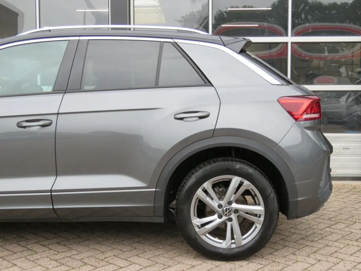 1.5 TSI 150pk DSG-aut. R-LINE / Trekhaak afn. / IQ Light / Camera / Stoelverw./ FABRIEKS garantie