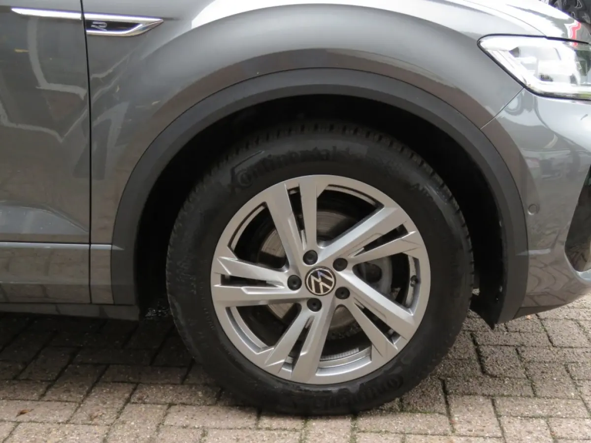 1.5 TSI 150pk DSG-aut. R-LINE / Trekhaak afn. / IQ Light / Camera / Stoelverw./ FABRIEKS garantie
