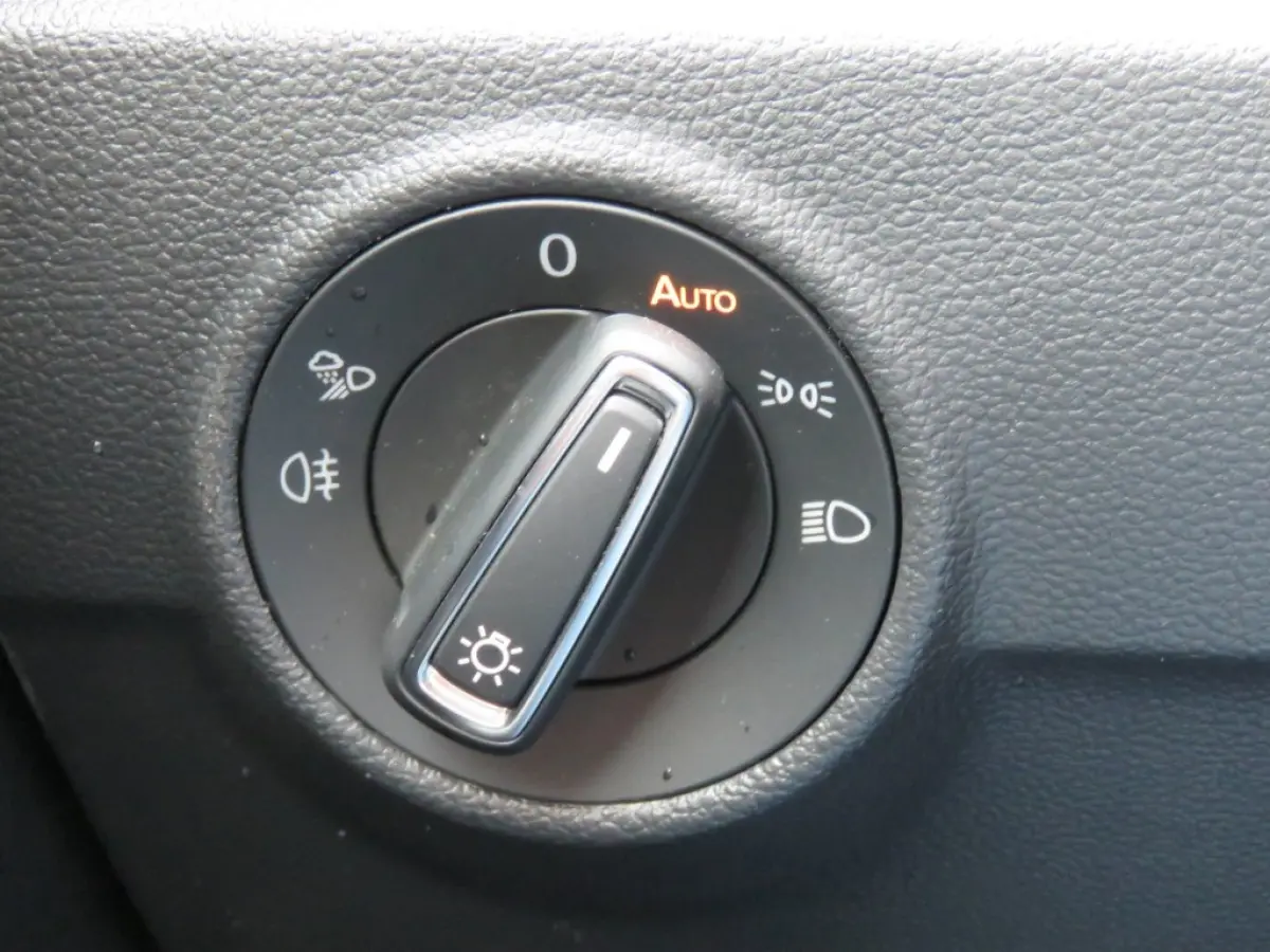 1.5 TSI 150pk DSG-aut. R-LINE / Trekhaak afn. / IQ Light / Camera / Stoelverw./ FABRIEKS garantie
