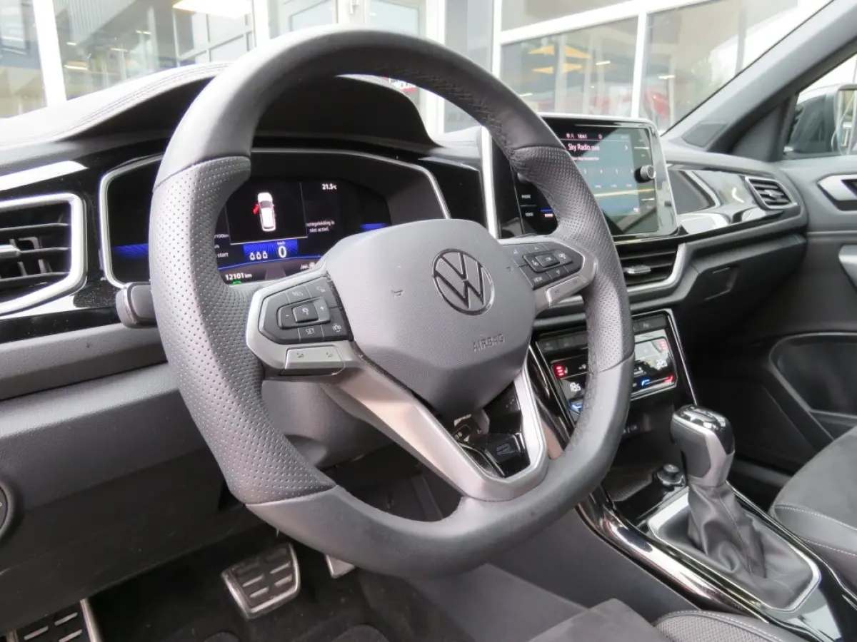 1.5 TSI 150pk DSG-aut. R-LINE / Trekhaak afn. / IQ Light / Camera / Stoelverw./ FABRIEKS garantie