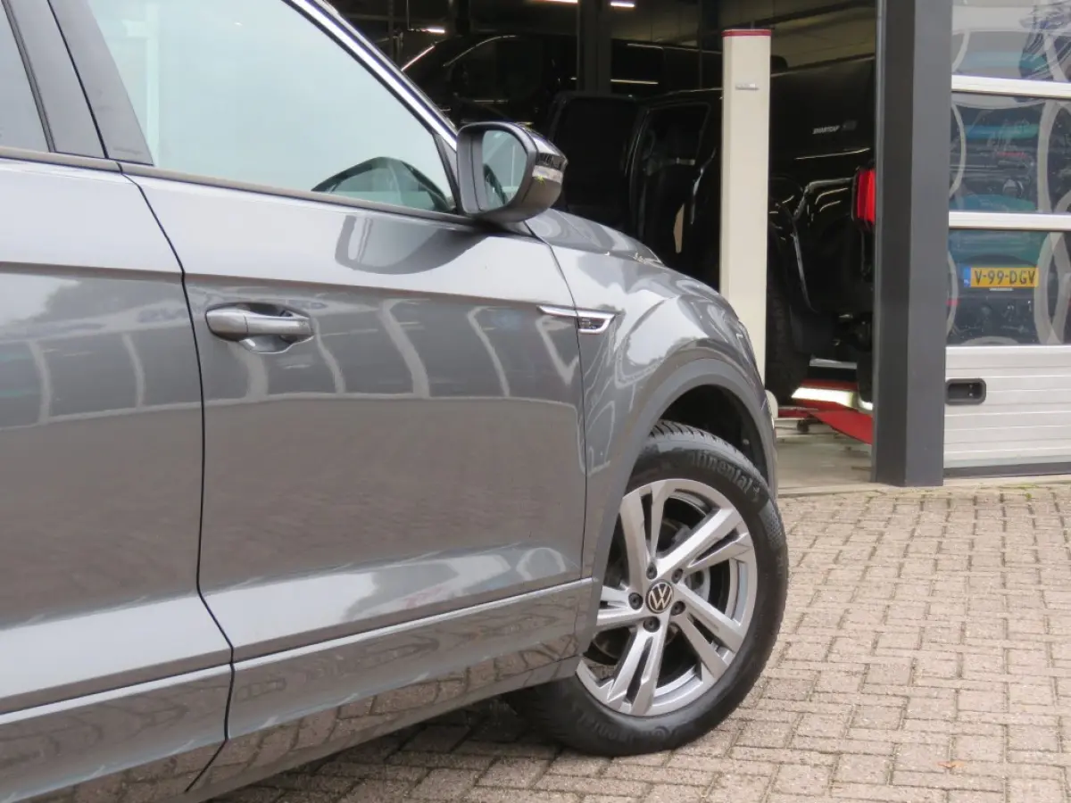 1.5 TSI 150pk DSG-aut. R-LINE / Trekhaak afn. / IQ Light / Camera / Stoelverw./ FABRIEKS garantie