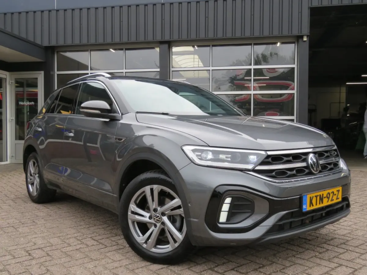 1.5 TSI 150pk DSG-aut. R-LINE / Trekhaak afn. / IQ Light / Camera / Stoelverw./ FABRIEKS garantie
