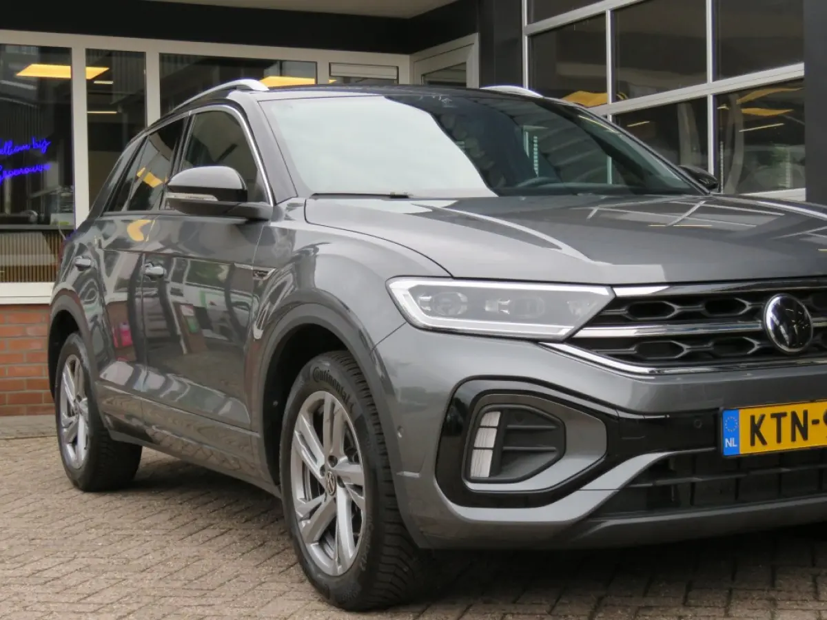 1.5 TSI 150pk DSG-aut. R-LINE / Trekhaak afn. / IQ Light / Camera / Stoelverw./ FABRIEKS garantie
