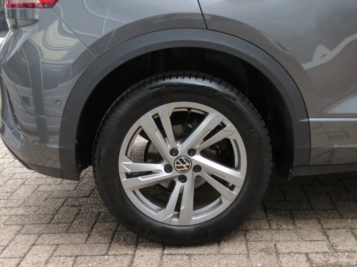 1.5 TSI 150pk DSG-aut. R-LINE / Trekhaak afn. / IQ Light / Camera / Stoelverw./ FABRIEKS garantie